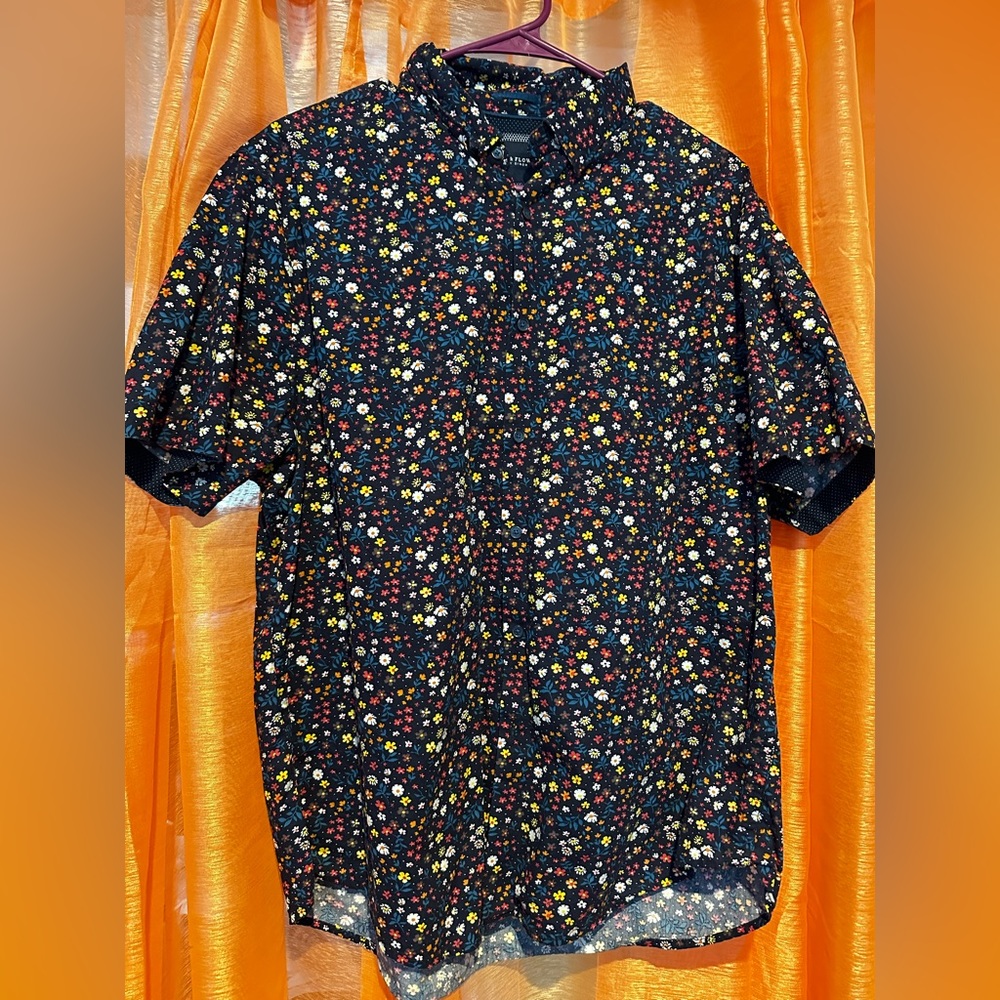 Men’s XL short sleeve button-down collard shirt